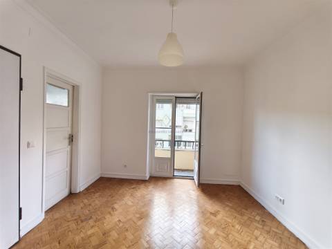 T3 Duplex na Graça a 7 min do Metro e Comboio