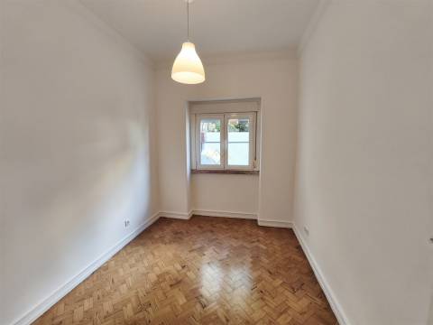 T3 Duplex na Graça a 7 min do Metro e Comboio