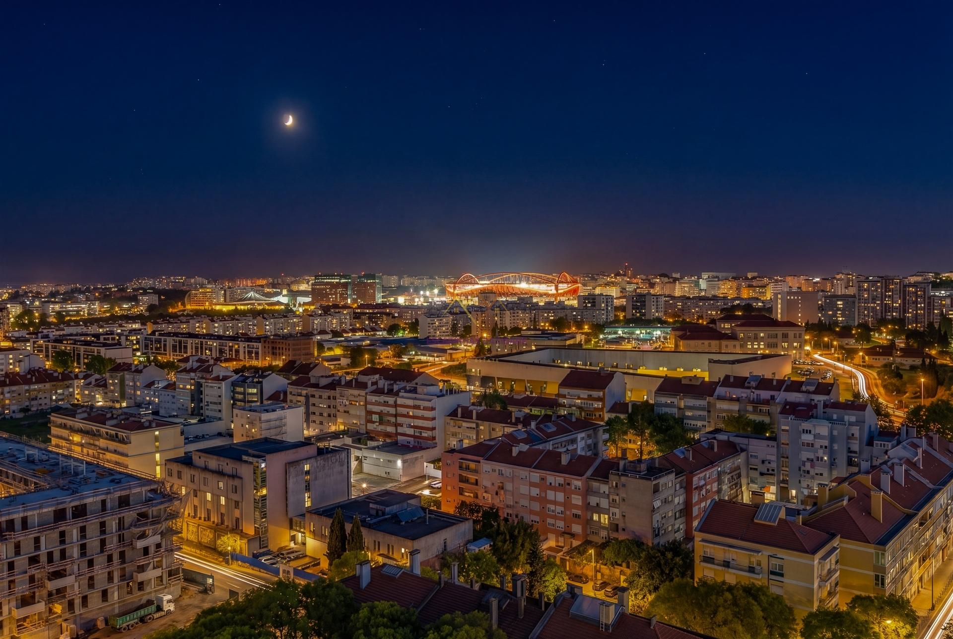 Penthouse única em Benfica - vistas 360º