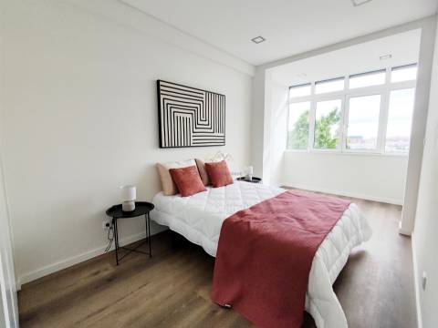 T3 de charme totalmente remodelado com Vista para Monsanto e Mata de  Benfica