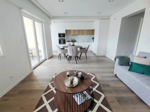 T3 de charme totalmente remodelado com Vista para Monsanto e Mata de  Benfica