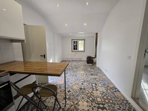 Moradia T1 para Arrendamento na Ribeira de Sintra