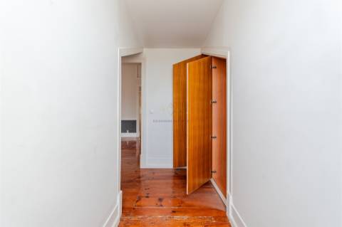 Charme na Lapa – T2+2 com Espaços Flexíveis e Vista Rio