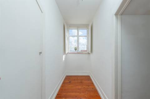 Charme na Lapa – T2+2 com Espaços Flexíveis e Vista Rio