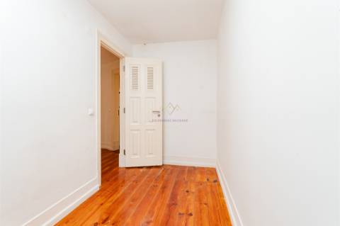 Charme na Lapa – T2+2 com Espaços Flexíveis e Vista Rio