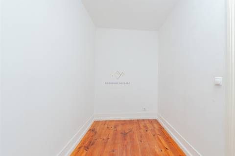 Charme na Lapa – T2+2 com Espaços Flexíveis e Vista Rio