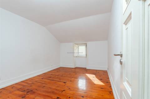 Charme na Lapa – T2+2 com Espaços Flexíveis e Vista Rio