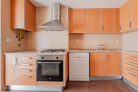 Charme na Lapa – T2+2 com Espaços Flexíveis e Vista Rio