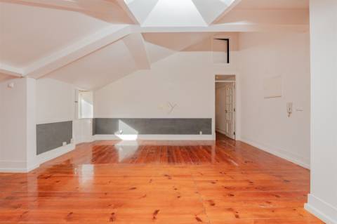 Charme na Lapa – T2+2 com Espaços Flexíveis e Vista Rio