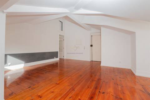 Charme na Lapa – T2+2 com Espaços Flexíveis e Vista Rio