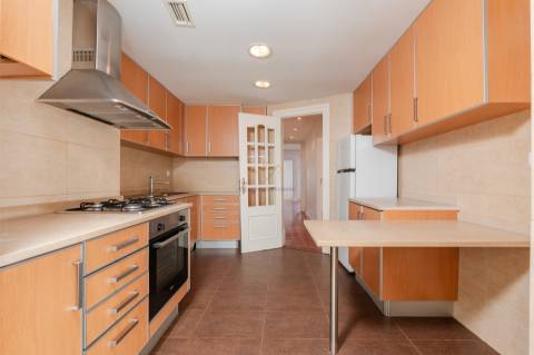 Charme na Lapa – T2+2 com Espaços Flexíveis e Vista Rio