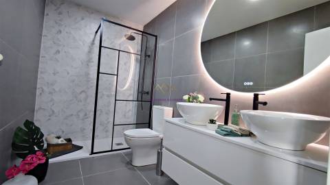 T3 de charme totalmente remodelado com Vista para Monsanto e Mata de  Benfica