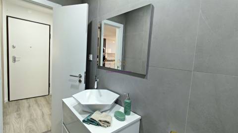 T3 de charme totalmente remodelado com Vista para Monsanto e Mata de  Benfica