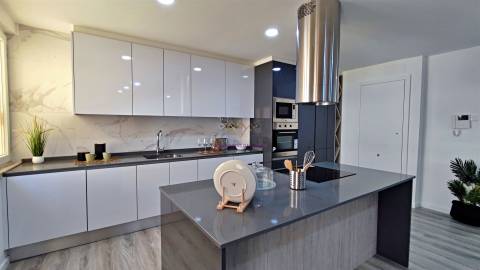 T3 de charme totalmente remodelado com Vista para Monsanto e Mata de  Benfica