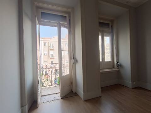 Apartamento T3 usado no centro Lisboa