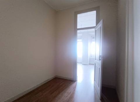Apartamento T3 usado no centro Lisboa
