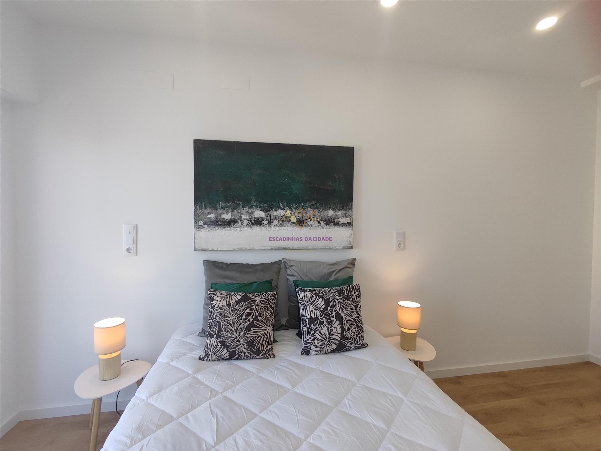 Apartamento T3 remodelado, mobilado e equipado, na melhor localização de Benfica