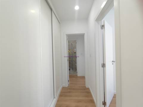 Apartamento T3 remodelado, mobilado e equipado, na melhor localização de Benfica