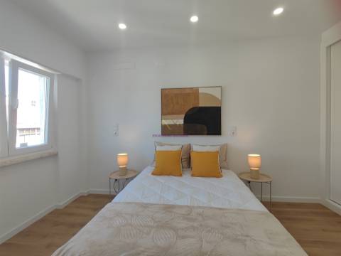 Apartamento T3 remodelado, mobilado e equipado, na melhor localização de Benfica