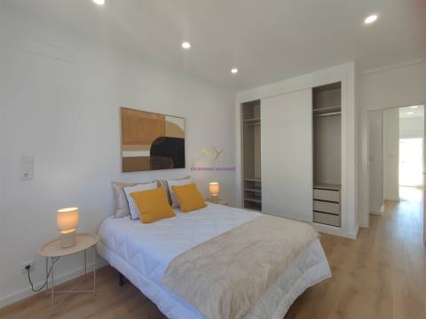 Apartamento T3 remodelado, mobilado e equipado, na melhor localização de Benfica