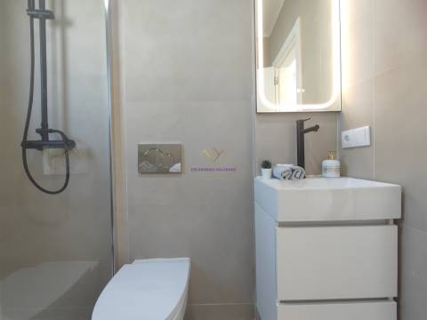 Apartamento T3 remodelado, mobilado e equipado, na melhor localização de Benfica