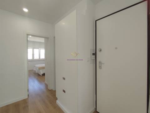 Apartamento T3 remodelado, mobilado e equipado, na melhor localização de Benfica