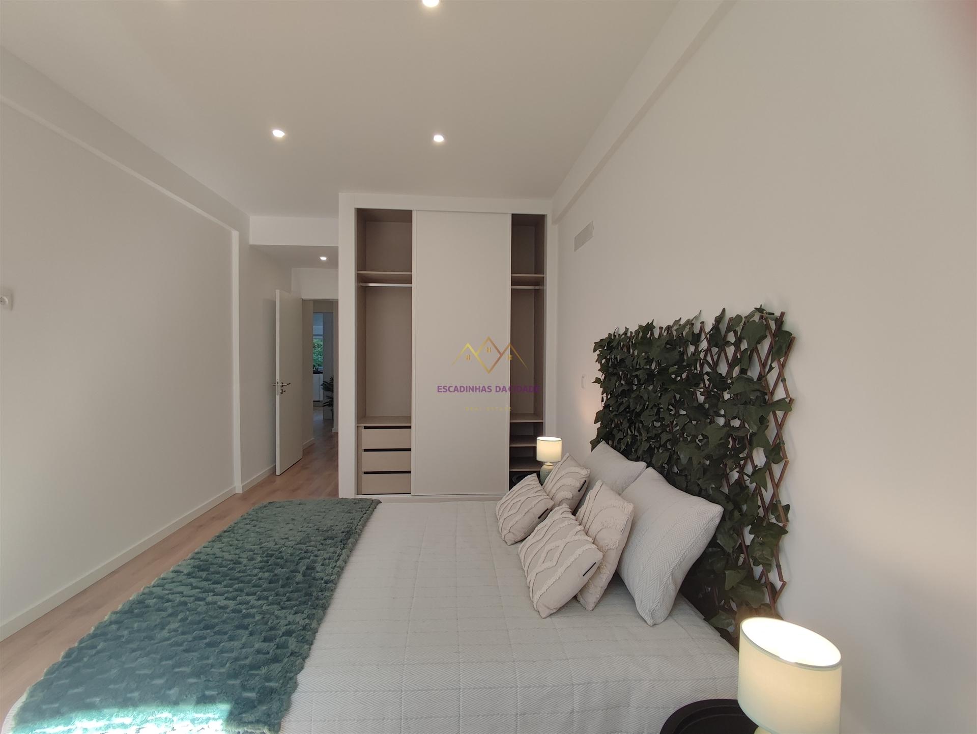 Apartamento T2 totalmente remodelado em Benfica