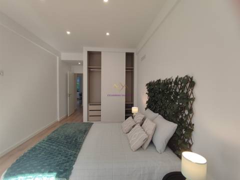 Apartamento T2 totalmente remodelado em Benfica