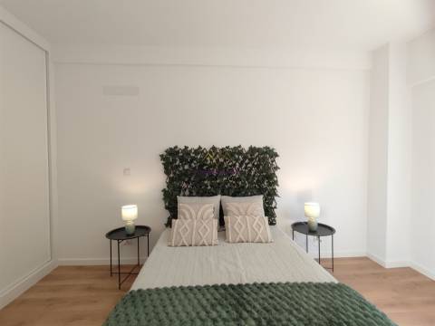 Apartamento T2 totalmente remodelado em Benfica