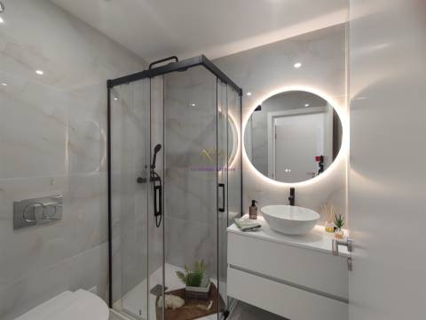 Apartamento T2 totalmente remodelado em Benfica
