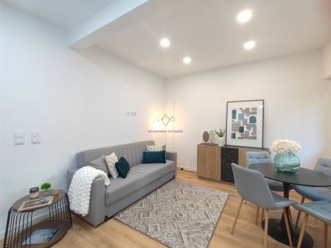 Apartamento T2 totalmente remodelado em Benfica
