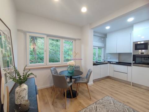 Apartamento T2 totalmente remodelado em Benfica