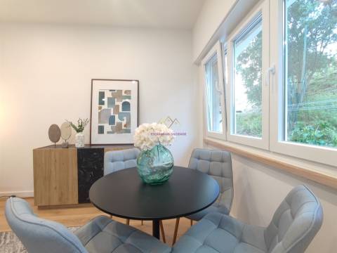 Apartamento T2 totalmente remodelado em Benfica