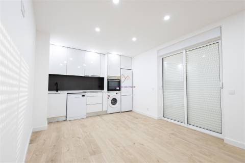 T2+1 Remodelado em Alverca