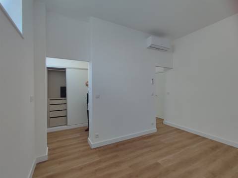 Loja transformada em T3 remodelado Odivelas