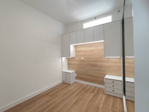 Loja transformada em T3 remodelado Odivelas