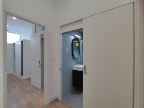 Loja transformada em T3 remodelado Odivelas