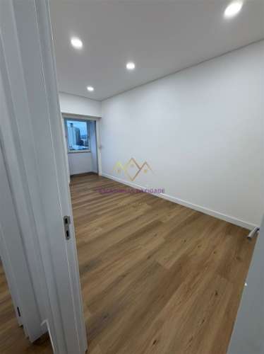 T2 junto às Portas Benfica remodelado