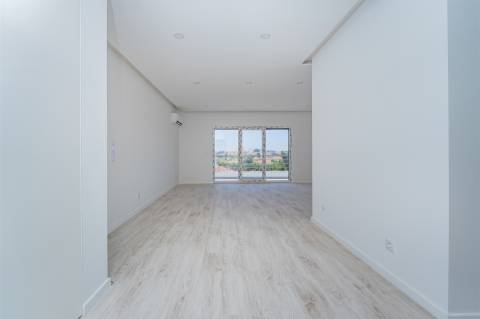 Exclusivo T1+1 Duplex com 2 Terraços, Churrasqueira e Open Space de 30 m2