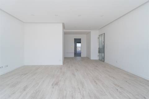 Exclusivo T1+1 Duplex com 2 Terraços, Churrasqueira e Open Space de 30 m2