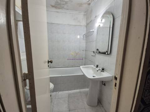 T1  com Arrecadação em Carcavelos