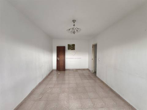 T3 com Elevado Potencial de Valorização na Cidade Nova, Santo António dos Cavaleiros