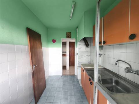 T3 com Elevado Potencial de Valorização na Cidade Nova, Santo António dos Cavaleiros