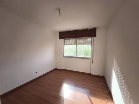 T3 com Elevado Potencial de Valorização na Cidade Nova, Santo António dos Cavaleiros