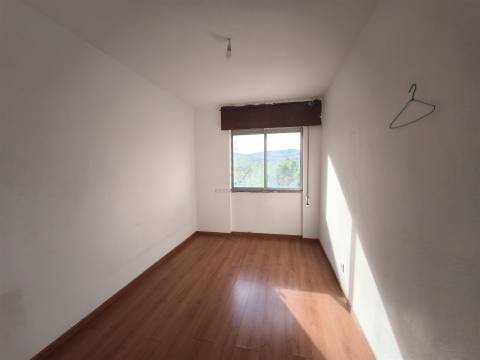 T3 com Elevado Potencial de Valorização na Cidade Nova, Santo António dos Cavaleiros
