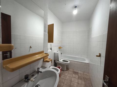 T3 com Elevado Potencial de Valorização na Cidade Nova, Santo António dos Cavaleiros