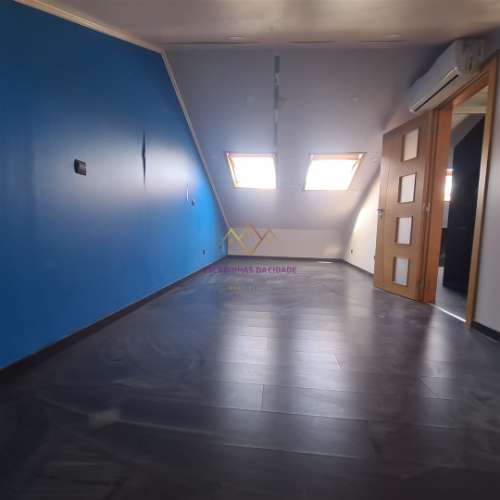 T3 Transformado em T4 Duplex | Espaçoso, Luminoso e com Grande Potencial