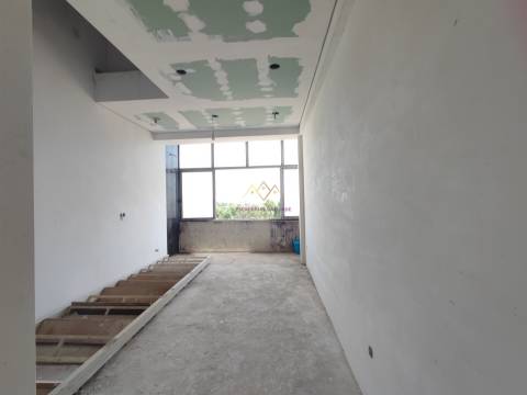 T3 Transformado em T4 Duplex | Espaçoso, Luminoso e com Grande Potencial