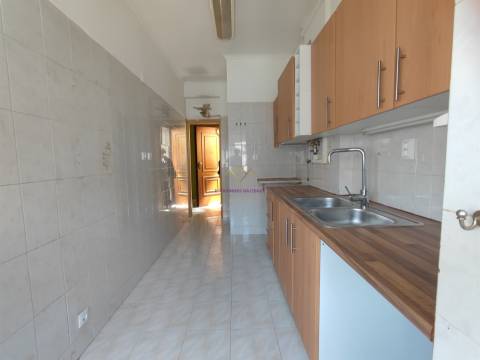 T3 Transformado em T4 Duplex | Espaçoso, Luminoso e com Grande Potencial