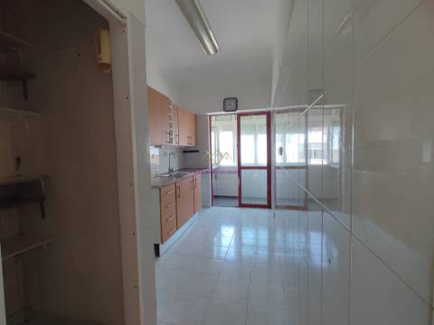 T3 Transformado em T4 Duplex | Espaçoso, Luminoso e com Grande Potencial